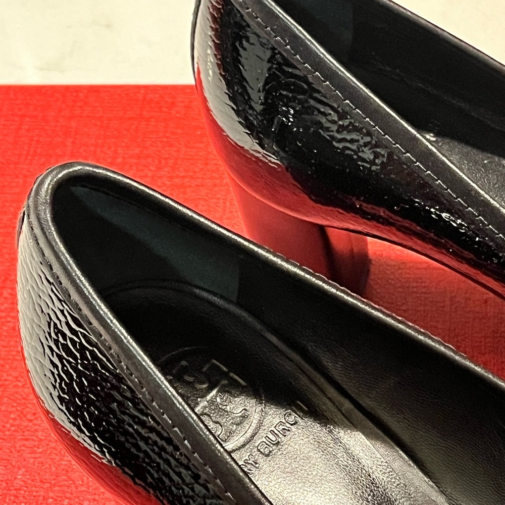 TORY BURCH PRE-LOVED AUTHENTIC SIGNATURE DOUBLE ‘T’ GOLD GENUINE LEATHER SHOES - Picture 12 of 17